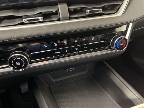 Certified 2025 Chevrolet Equinox LT image 29