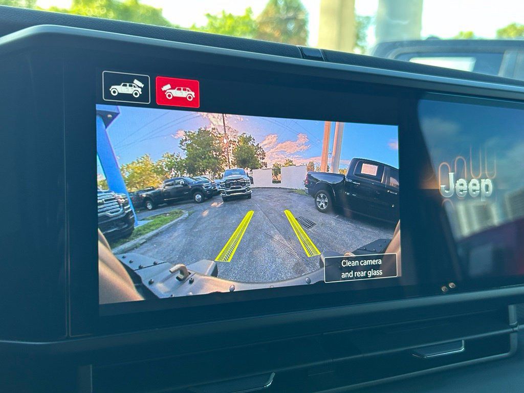 Used 2025 Jeep Wrangler Unlimited Rubicon 392 AWD/4WD image 24