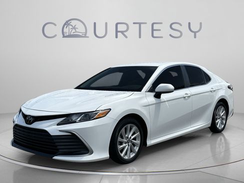 Used 2023 Toyota Camry LE FWD image 1