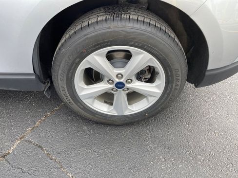 Used 2020 Ford Edge SE image 11