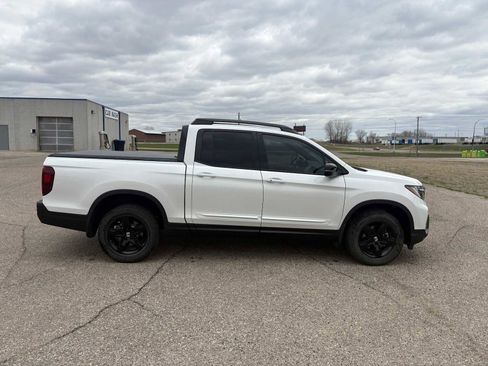 Used 2023 Honda Ridgeline Black Edition image 3