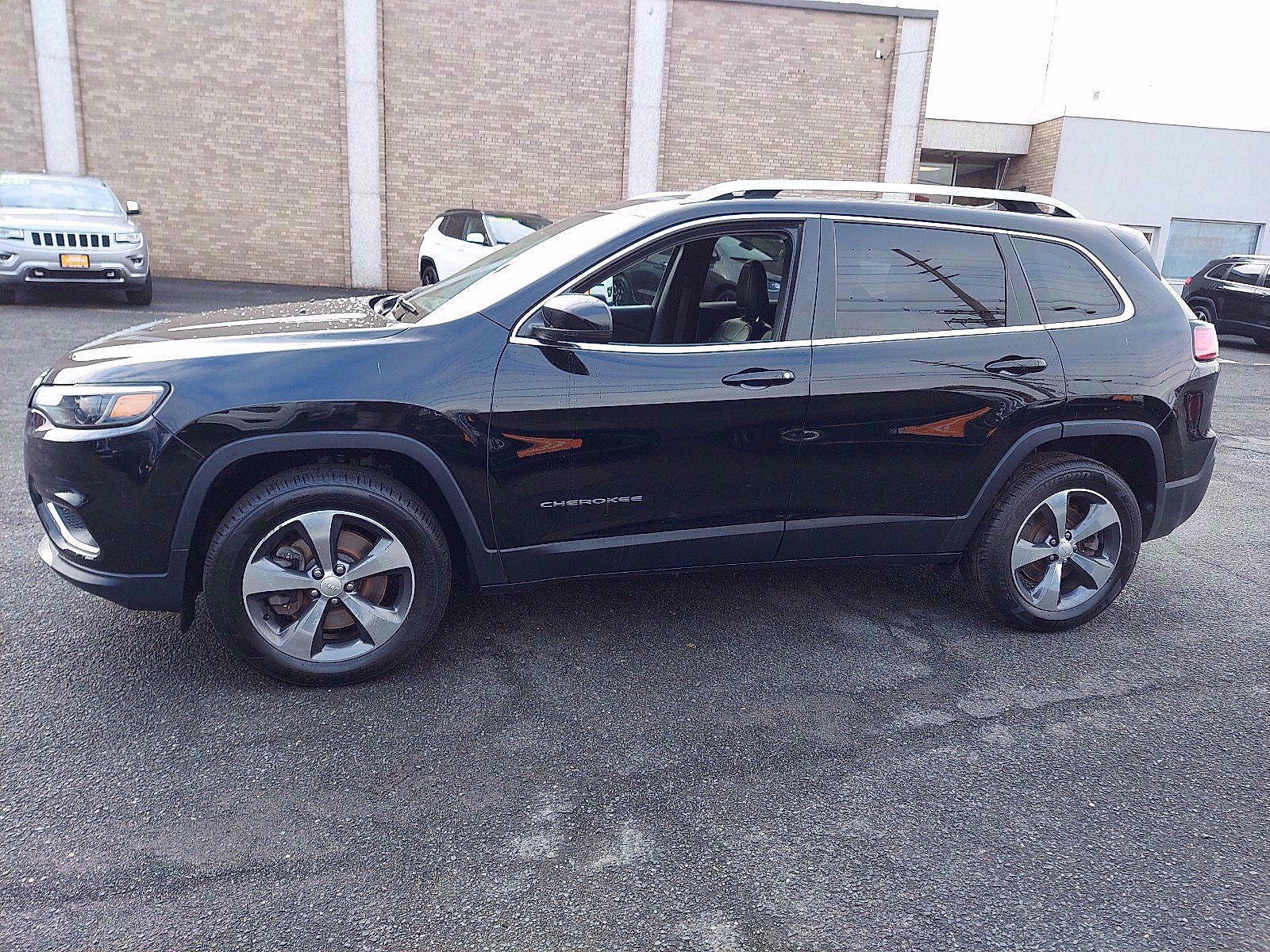 Used 2019 Jeep Cherokee Limited AWD/4WD image 4