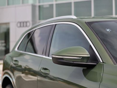 Certified 2025 Audi Q5 Premium w/ Premium Plus AWD/4WD image 3