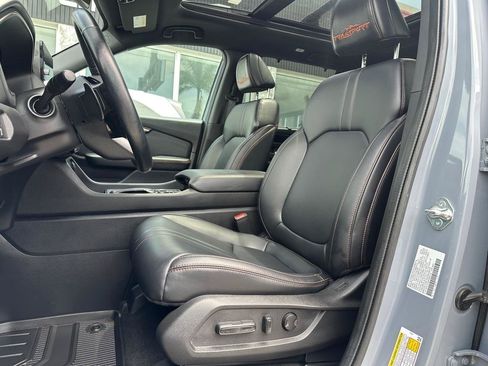 Used 2023 Honda Pilot TrailSport image 12