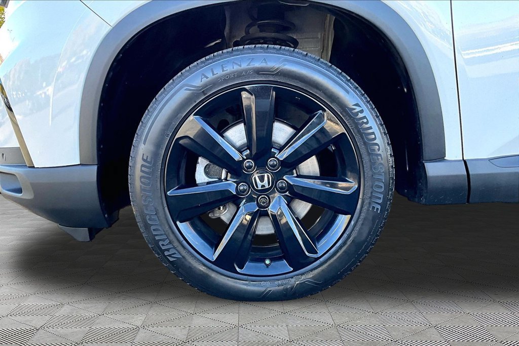 Used 2025 Honda Pilot Black Edition image 25