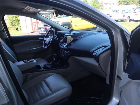 Used 2017 Ford Escape Titanium AWD/4WD image 37