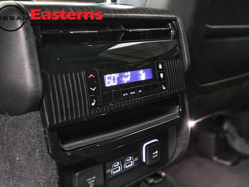 Used 2024 Jeep Wagoneer Series II AWD/4WD image 22