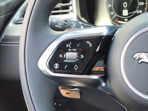 Used 2026 Jaguar F-PACE R-Dynamic S image 27
