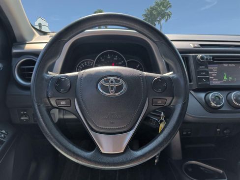 Used 2016 Toyota RAV4 LE FWD image 13
