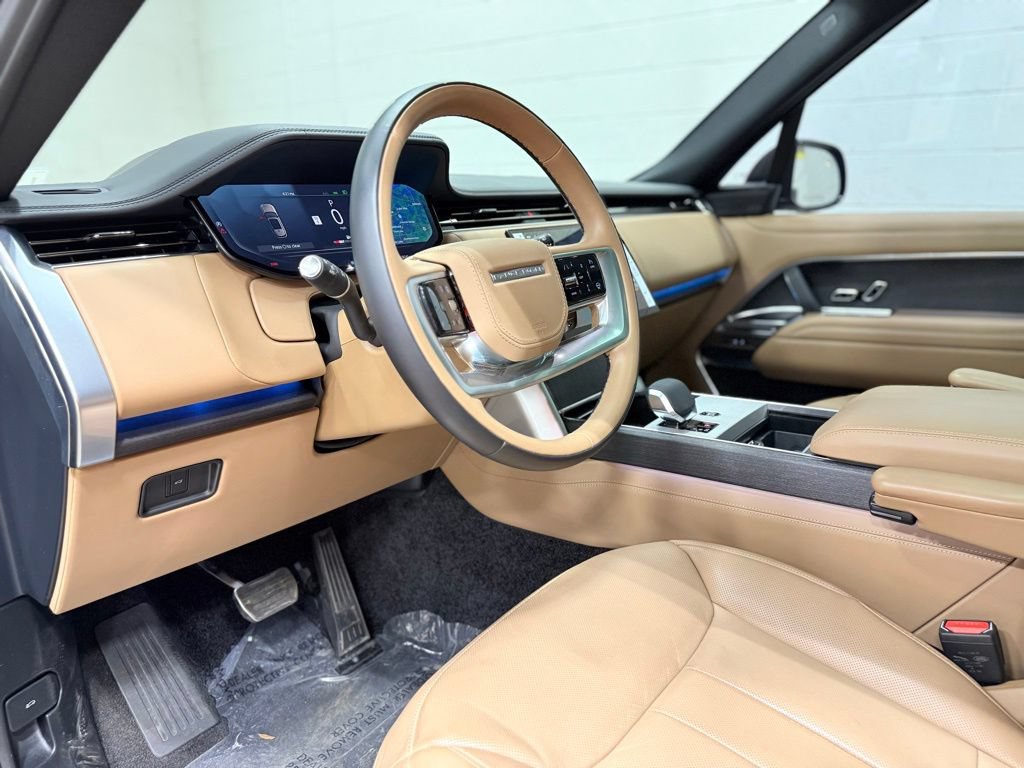 Used 2025 Land Rover Range Rover Long Wheelbase SE AWD/4WD image 29
