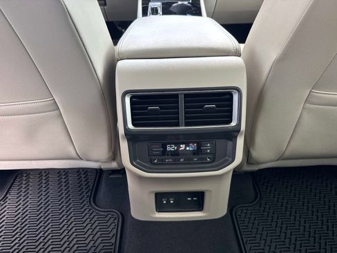 Used 2024 Volkswagen Atlas SEL Premium R-Line AWD/4WD image 17
