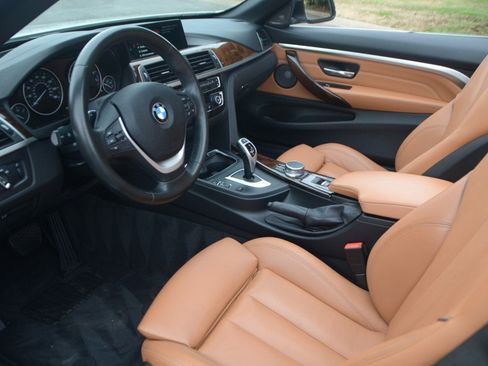 Used 2020 BMW 440i Convertible w/ Convenience Package image 2