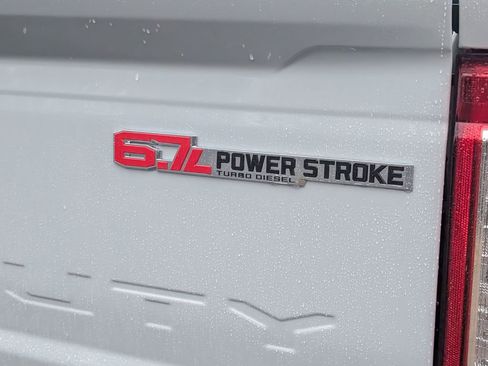 New 2026 Ford F250 Lariat w/ Black Appearance Package image 32