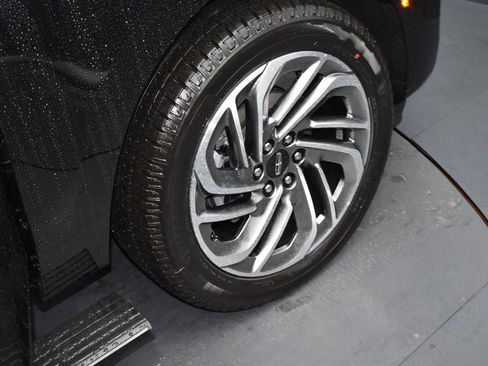 New 2025 Lincoln Navigator Reserve image 18