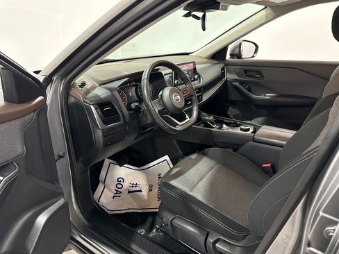 Used 2021 Nissan Rogue S image 15