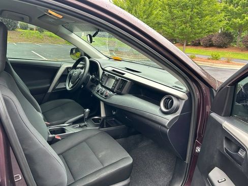 Used 2016 Toyota RAV4 LE FWD image 31