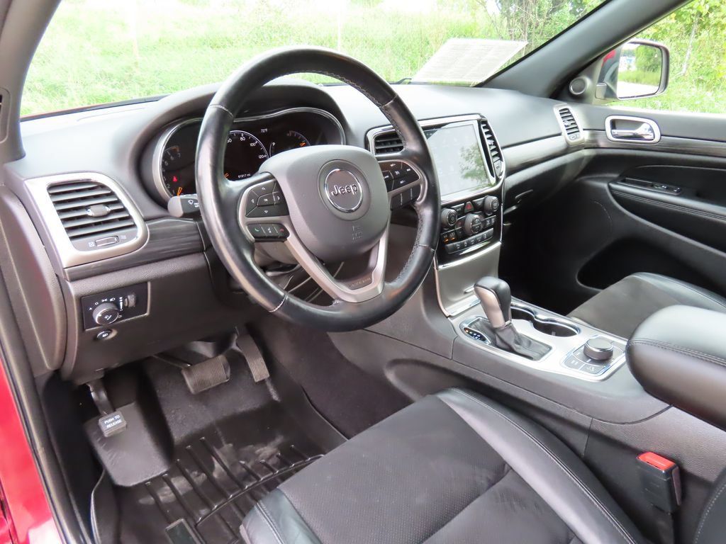 Used 2022 Jeep Grand Cherokee Laredo X AWD/4WD image 25