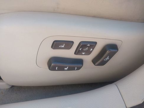 Used 2011 Lexus LS 460 AWD w/ Comfort Plus Pkg image 15