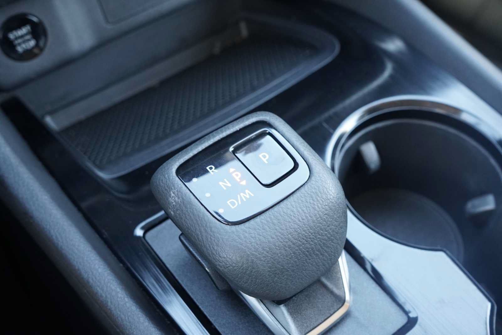 Used 2025 Nissan Rogue SV FWD image 11