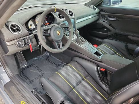 Certified 2024 Porsche 718 Cayman GT4 RS RWD image 4