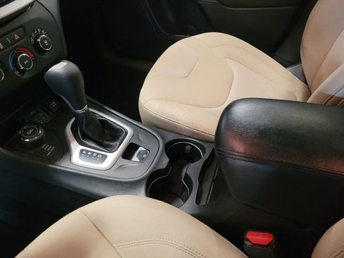 Used 2015 Jeep Cherokee Sport AWD/4WD image 26