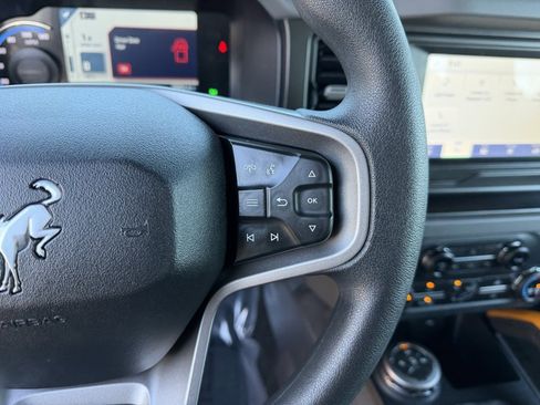 Used 2022 Ford Bronco Base image 18