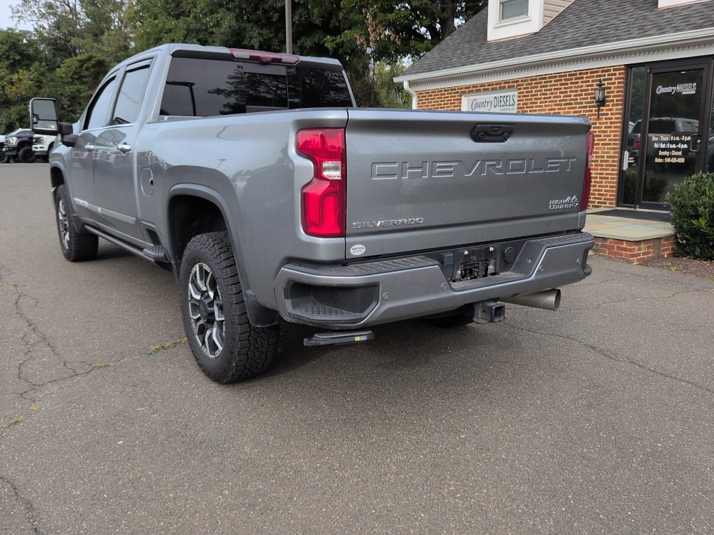 Used 2024 Chevrolet Silverado 2500 High Country w/ High Country Premium Package AWD/4WD image 5