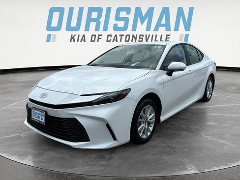 Used 2025 Toyota Camry LE w/ Convenience Package AWD/4WD image 2