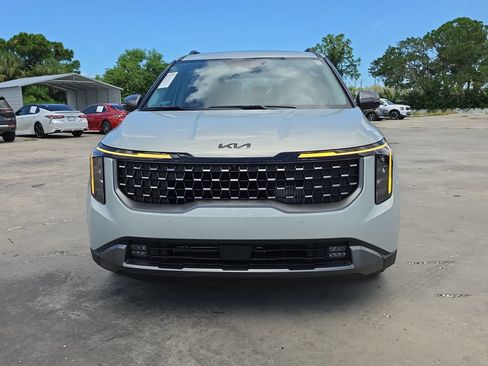 New 2027 Kia Carnival SX FWD image 3