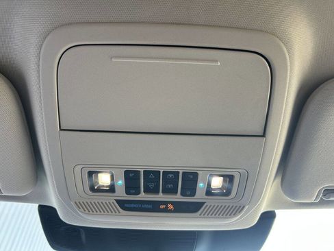 Used 2021 Ford Explorer XLT w/ Equipment Group 202A AWD/4WD image 22