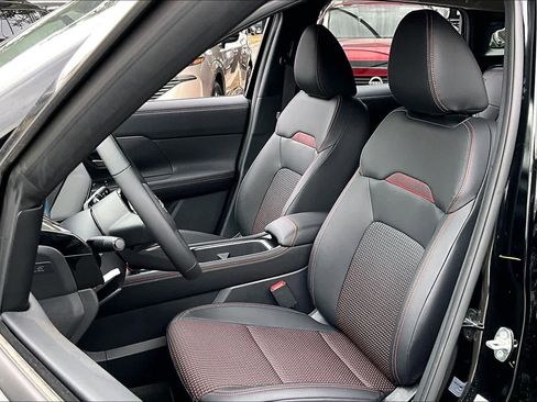 New 2026 Nissan Kicks SR image 9