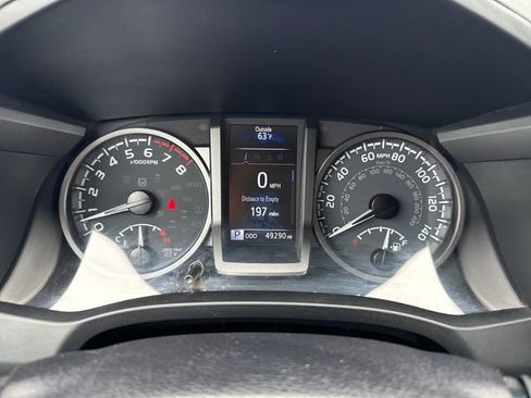 Used 2021 Toyota Tacoma TRD Off-Road AWD/4WD image 23