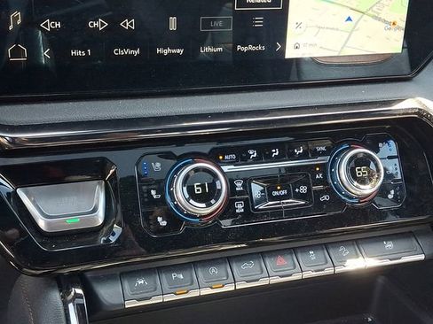 Used 2023 GMC Sierra 1500 AT4 w/ AT4 Premium Package image 9