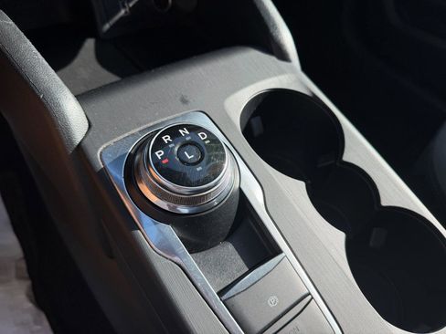 Used 2020 Ford Escape SE image 24