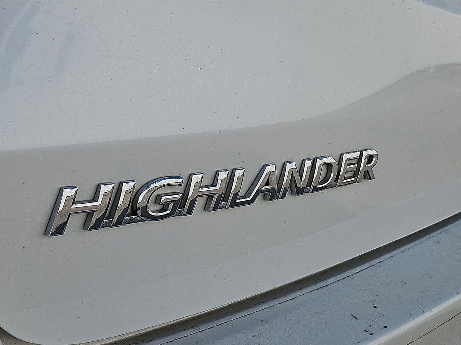 Used 2017 Toyota Highlander LE FWD image 35