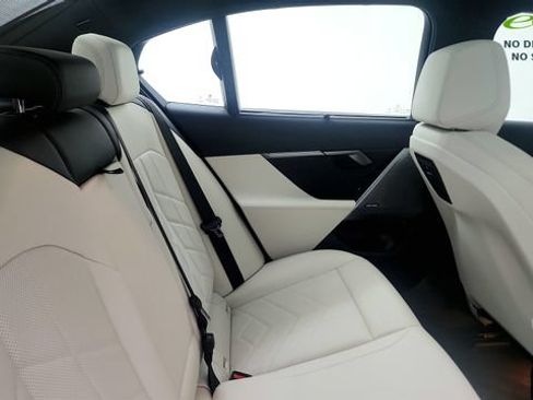 Used 2024 BMW i5 eDrive40i w/ Executive Package RWD image 35
