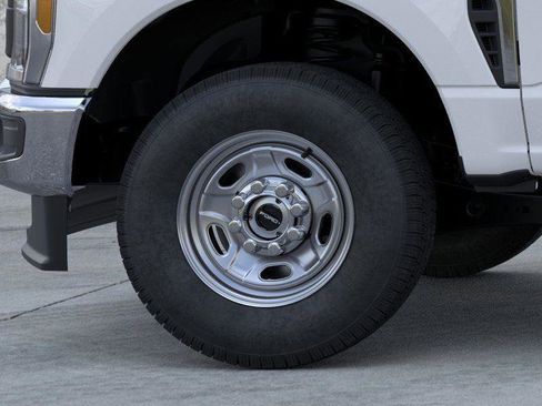 New 2025 Ford F350 XL w/ XL Chrome Package image 19