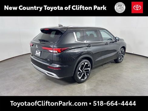 Used 2023 Mitsubishi Outlander SEL 40th Anniversary image 3