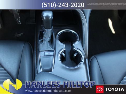 Used 2024 Toyota Camry SE image 18