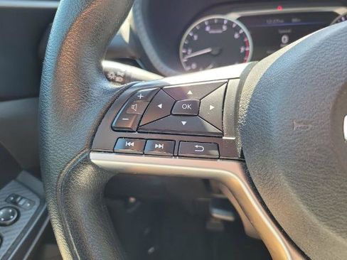 Certified 2023 Nissan Sentra SV image 25