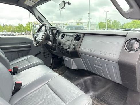Used 2016 Ford F250 XL w/ Camper Package RWD image 9