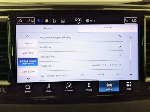 Used 2023 Chrysler Pacifica Touring-L FWD image 29