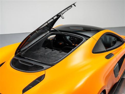 Used 2017 McLaren 570S image 41