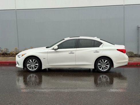 Used 2016 INFINITI Q50 3.0t Premium w/ Driver Assistance Package image 2