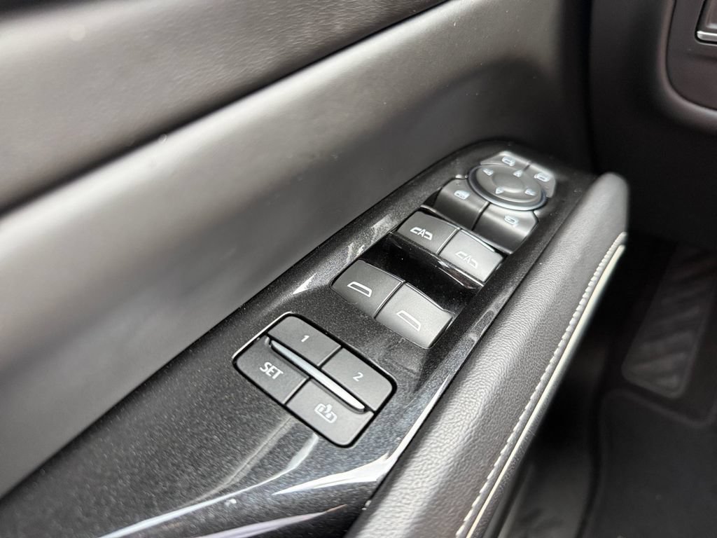 Used 2024 Cadillac Escalade V AWD/4WD image 28