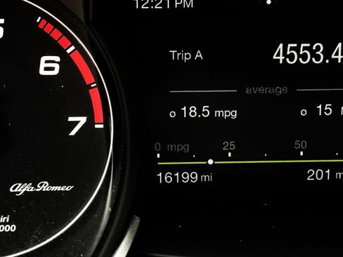 Used 2019 Alfa Romeo Stelvio Ti w/ Nero Edizione image 22