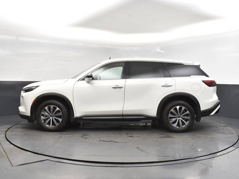 Certified 2023 INFINITI QX60 Pure image 4