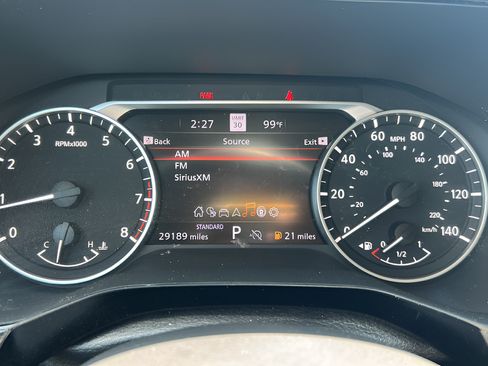 Used 2025 Nissan Pathfinder SL FWD image 27