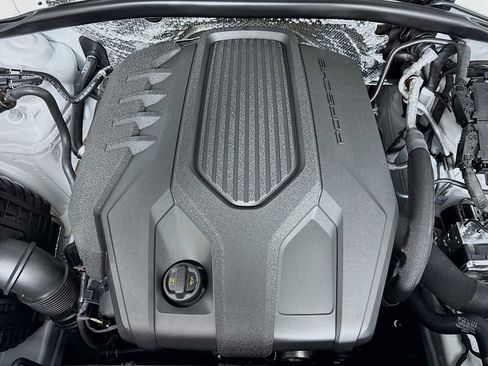 New 2026 Porsche Macan image 32