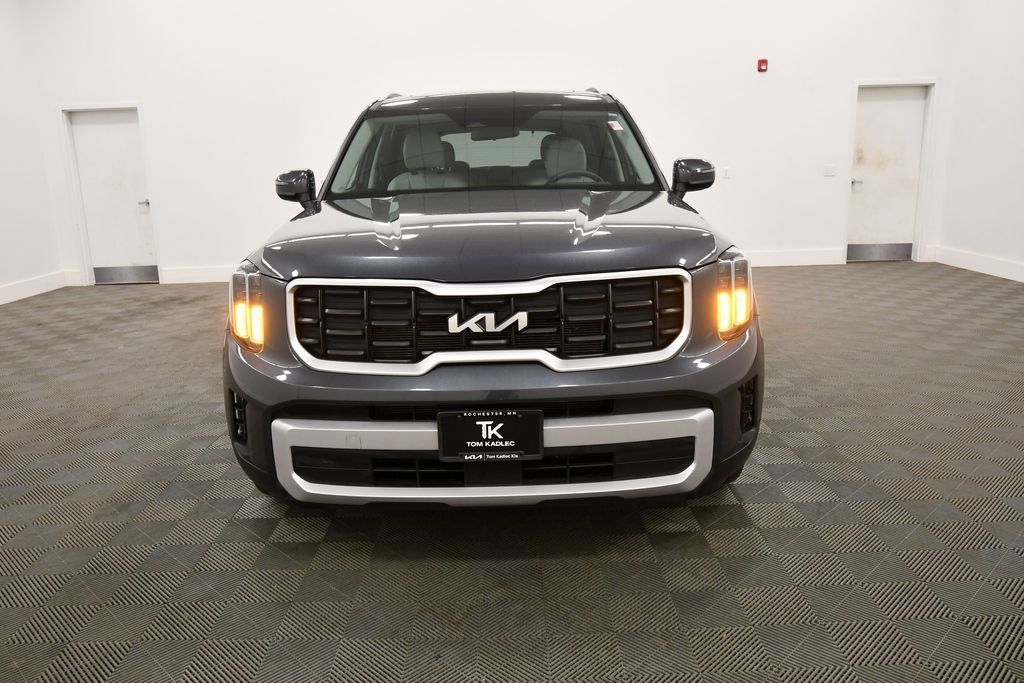 Certified 2024 Kia Telluride S w/ S Sunroof Package AWD/4WD image 11